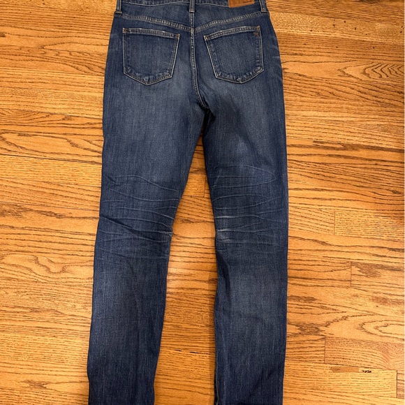 Madewell high-rise slim boyfriend jean. Dark wash. Size 27. Super comfy! - Picture 4 of 4